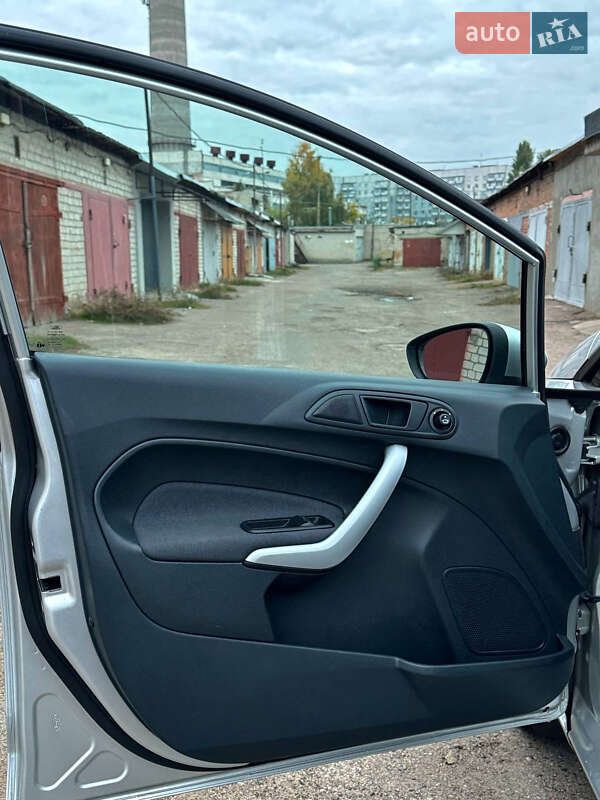 Хетчбек Ford Fiesta 2012 в Черкасах фото 10 Хетчбек Ford Fiesta 2012 в Черкасах
