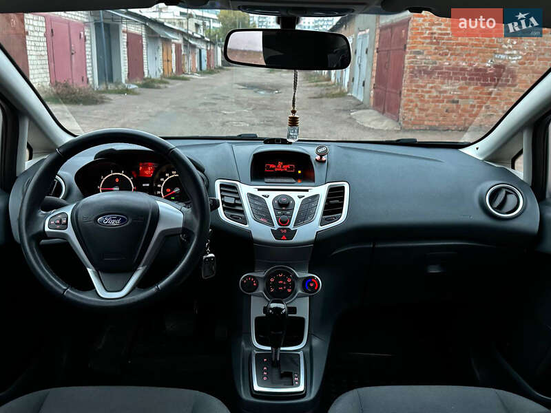 Хетчбек Ford Fiesta 2012 в Черкасах фото 16 Хетчбек Ford Fiesta 2012 в Черкасах