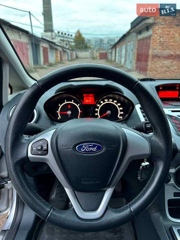 Хетчбек Ford Fiesta 2012 в Черкасах фото 21 Хетчбек Ford Fiesta 2012 в Черкасах