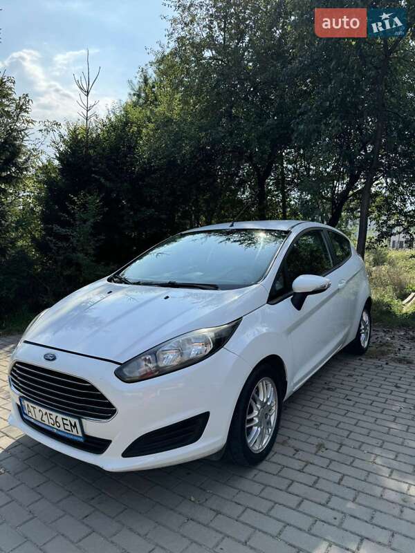 Хэтчбек Ford Fiesta 2013 в 