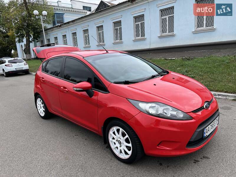 Хэтчбек Ford Fiesta 2012 в Киеве