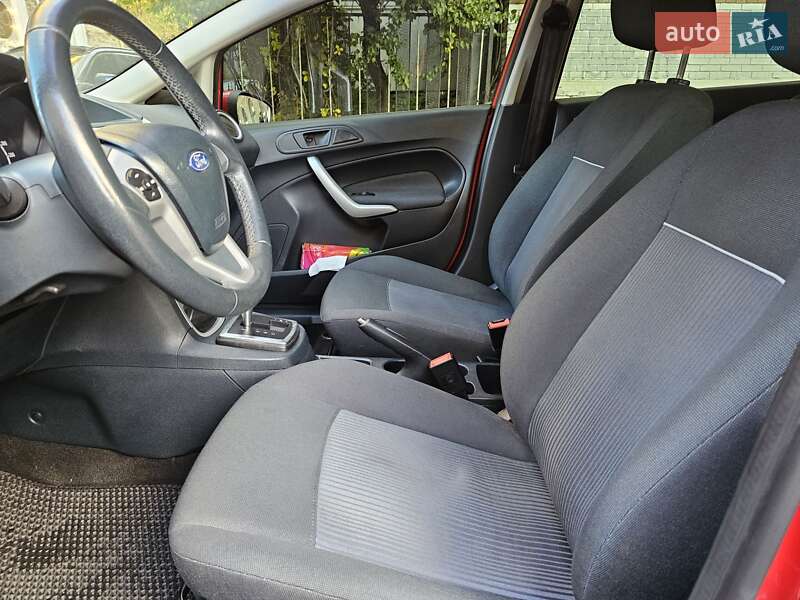 Хэтчбек Ford Fiesta 2012 в Киеве