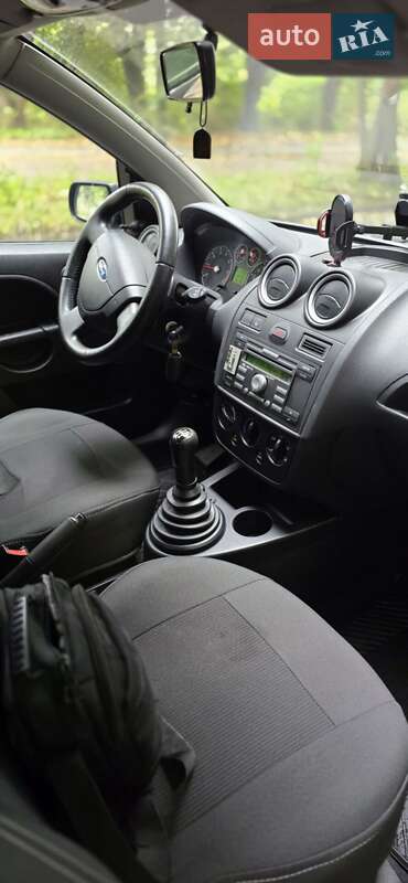 Хетчбек Ford Fiesta 2008 в Львові