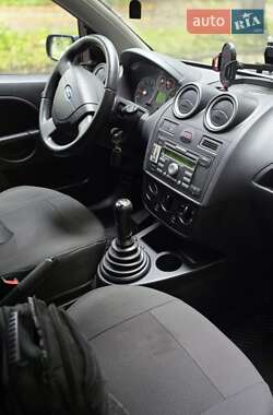 Хэтчбек Ford Fiesta 2008 в 