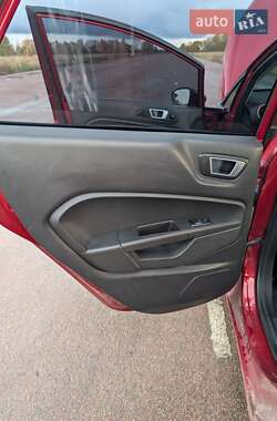 Седан Ford Fiesta 2014 в 