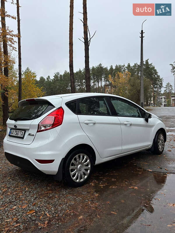 Хетчбек Ford Fiesta 2017 в Києві