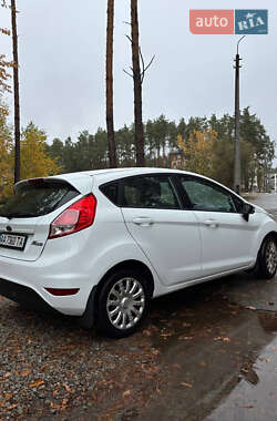 Хетчбек Ford Fiesta 2017 в 