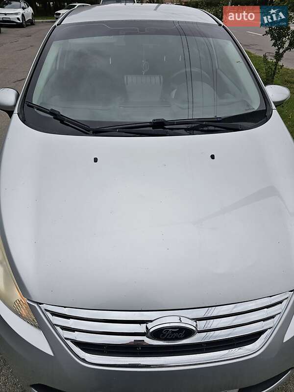 Седан Ford Fiesta 2012 в Чернівцях