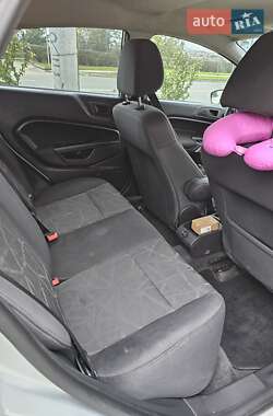 Седан Ford Fiesta 2012 в 
