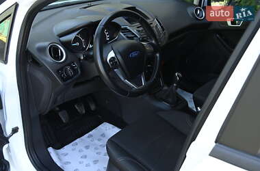 Хэтчбек Ford Fiesta 2017 в 