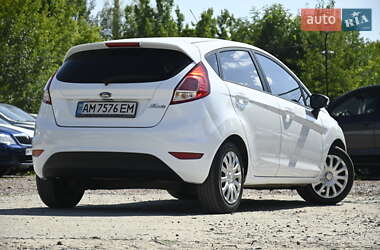 Хэтчбек Ford Fiesta 2017 в 