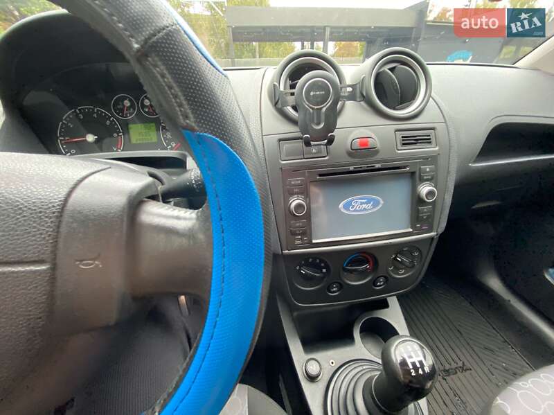 Хэтчбек Ford Fiesta 2007 в Обухове фото 10 Хэтчбек Ford Fiesta 2007 в Обухове