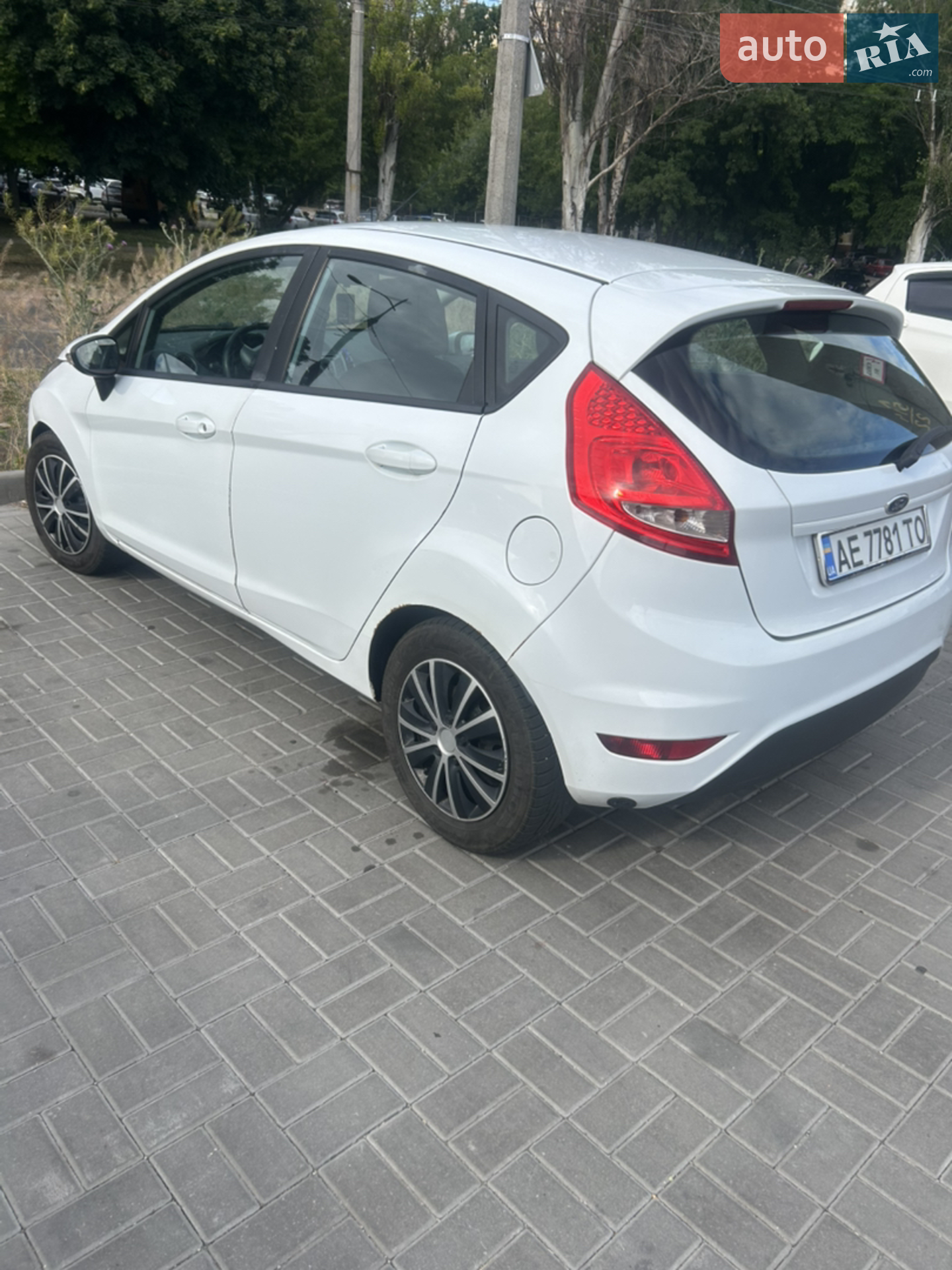 2011 Ford Fiesta - мініатюра 12