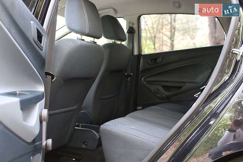 Хетчбек Ford Fiesta 2010 в Луцьку фото 24 Хетчбек Ford Fiesta 2010 в Луцьку