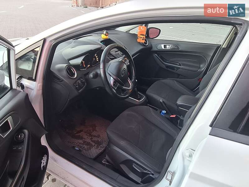 Хэтчбек Ford Fiesta 2013 в Тернополе