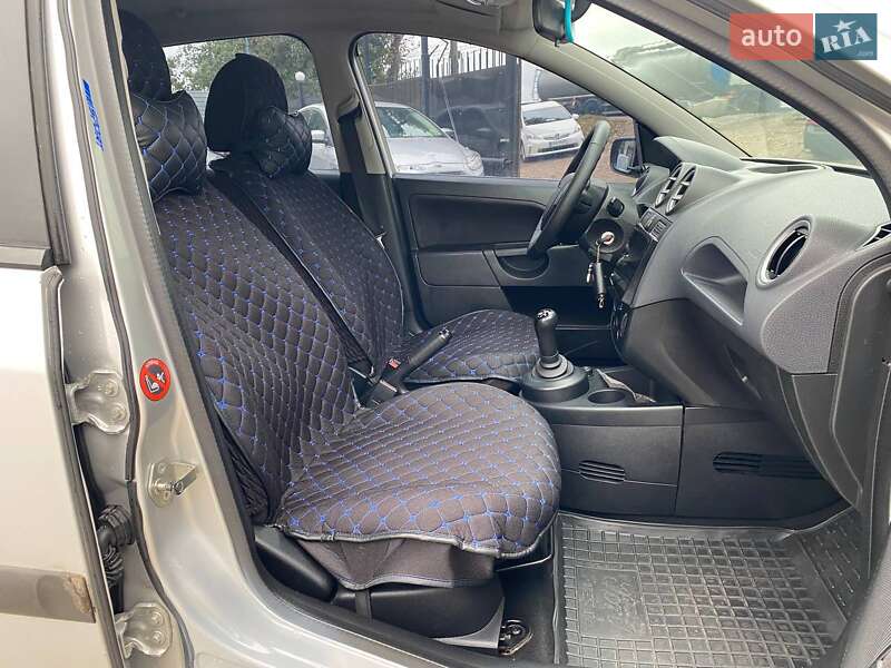 Хетчбек Ford Fiesta 2006 в Києві фото 12 Хетчбек Ford Fiesta 2006 в Києві