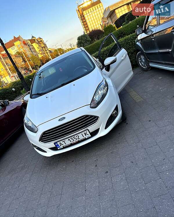 Хетчбек Ford Fiesta 2013 в Івано-Франківську фото 2 Хетчбек Ford Fiesta 2013 в Івано-Франківську