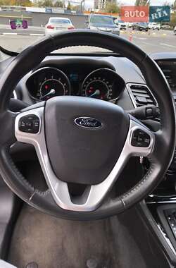 Хэтчбек Ford Fiesta 2014 в 