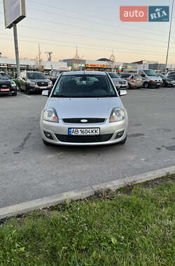 Хэтчбек Ford Fiesta 2005 в  фото 2 Хэтчбек Ford Fiesta 2005 в