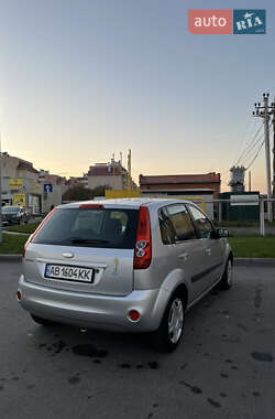 Хэтчбек Ford Fiesta 2005 в  фото 7 Хэтчбек Ford Fiesta 2005 в