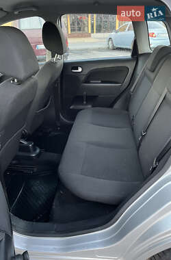 Хэтчбек Ford Fiesta 2005 в  фото 11 Хэтчбек Ford Fiesta 2005 в