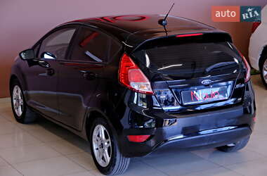 Хэтчбек Ford Fiesta 2018 в 