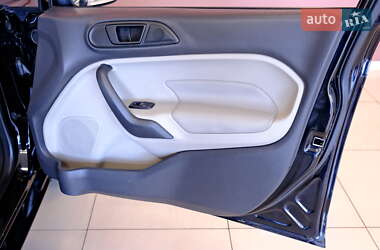 Хэтчбек Ford Fiesta 2018 в 
