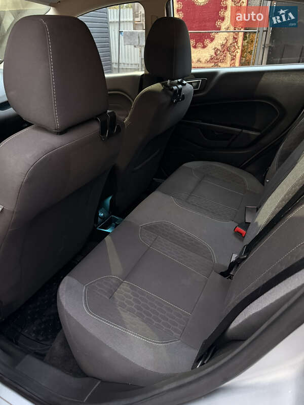 Хэтчбек Ford Fiesta 2013 в Каменском фото 9 Хэтчбек Ford Fiesta 2013 в Каменском