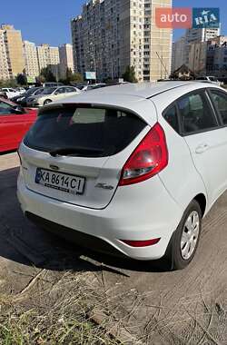 Хетчбек Ford Fiesta 2011 в  фото 5 Хетчбек Ford Fiesta 2011 в