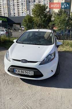 Хетчбек Ford Fiesta 2011 в  фото 8 Хетчбек Ford Fiesta 2011 в