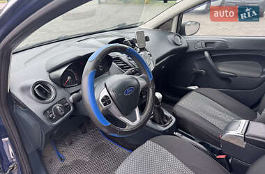 Хэтчбек Ford Fiesta 2012 в 