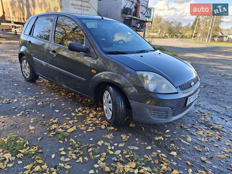 Хетчбек Ford Fiesta 2007 в  фото Хетчбек Ford Fiesta 2007 в