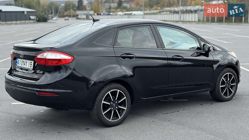 Седан Ford Fiesta 2016 в Виннице