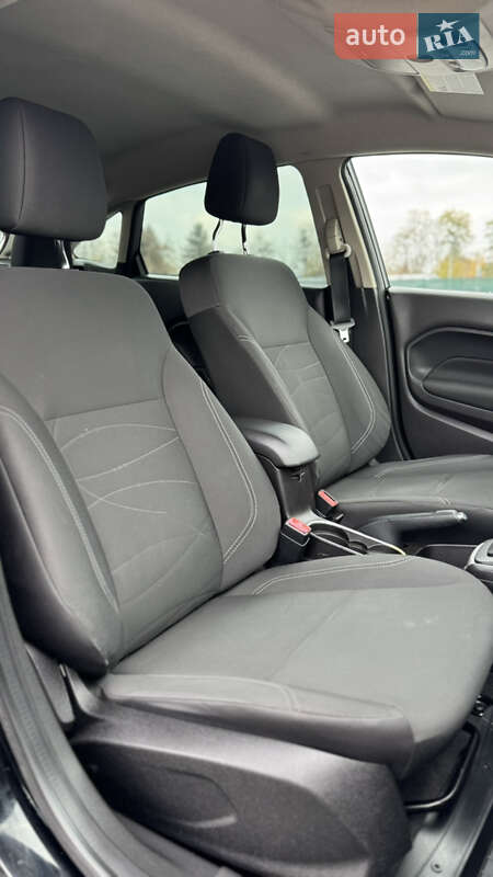 Седан Ford Fiesta 2016 в Виннице