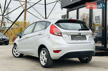 Хетчбек Ford Fiesta 2016 в  фото 4 Хетчбек Ford Fiesta 2016 в