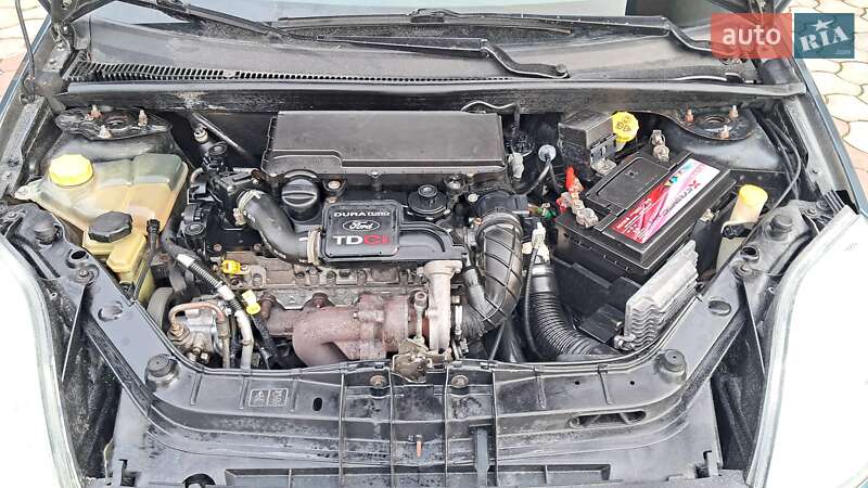 Хетчбек Ford Fiesta 2002 в Надвірній фото 30 Хетчбек Ford Fiesta 2002 в Надвірній