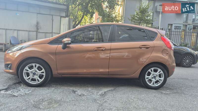 Хэтчбек Ford Fiesta 2016 в Киеве фото 5 Хэтчбек Ford Fiesta 2016 в Киеве
