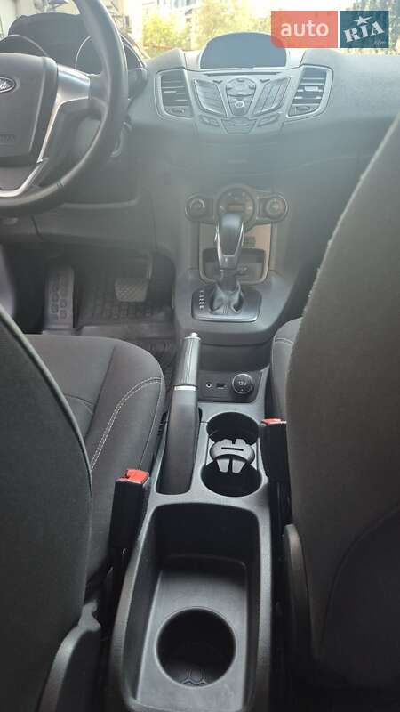 Хэтчбек Ford Fiesta 2016 в Киеве фото 8 Хэтчбек Ford Fiesta 2016 в Киеве