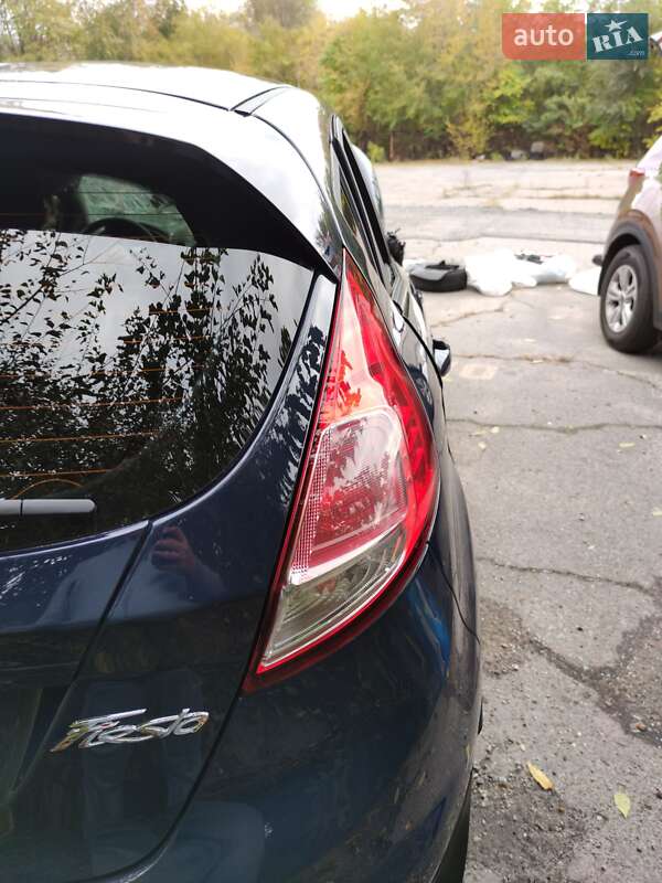 Хетчбек Ford Fiesta 2016 в Запоріжжі