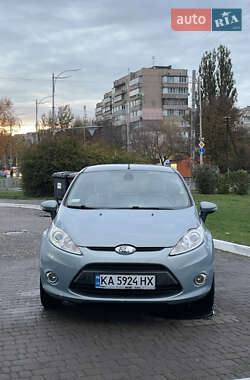 Хэтчбек Ford Fiesta 2009 в 