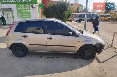Хэтчбек Ford Fiesta 2004 в  фото 6 Хэтчбек Ford Fiesta 2004 в