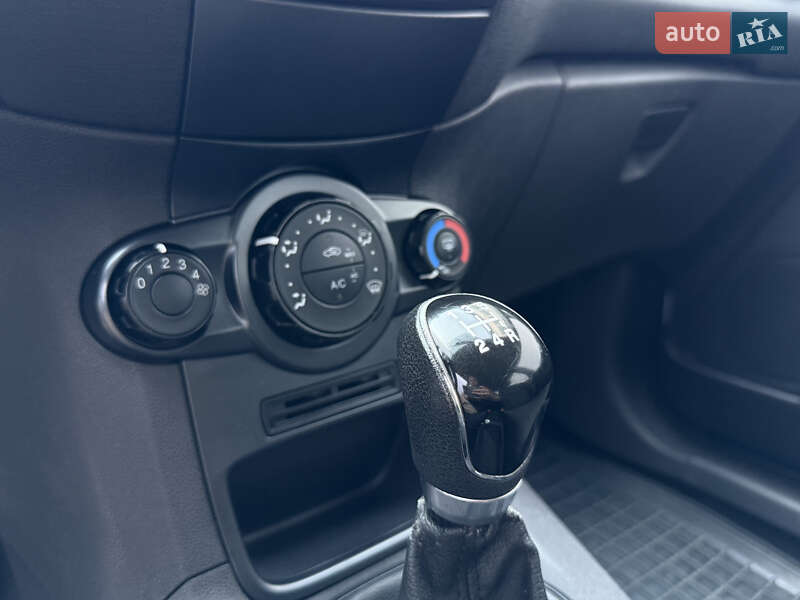 Хэтчбек Ford Fiesta 2016 в Львове фото 21 Хэтчбек Ford Fiesta 2016 в Львове