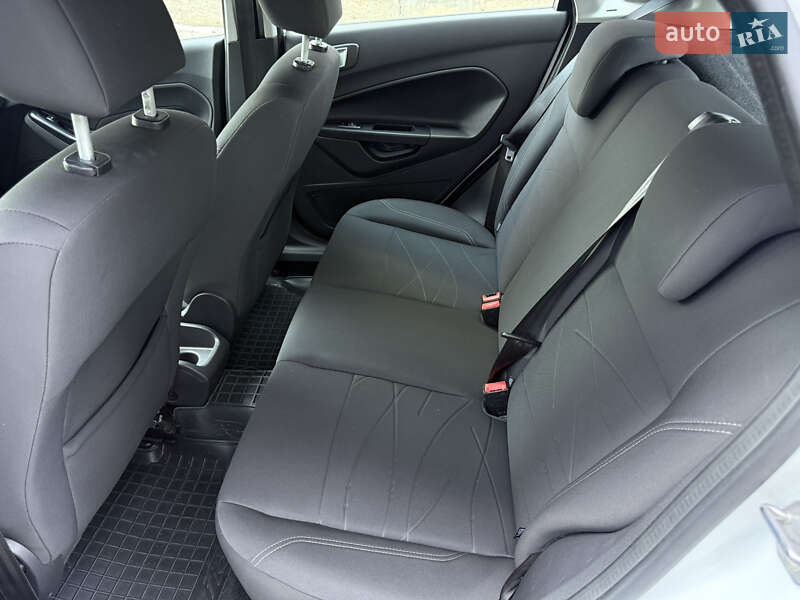 Хэтчбек Ford Fiesta 2016 в Львове фото 28 Хэтчбек Ford Fiesta 2016 в Львове