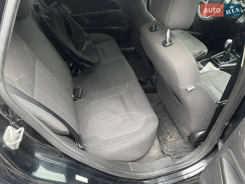 Хетчбек Ford Fiesta 2016 в Києві