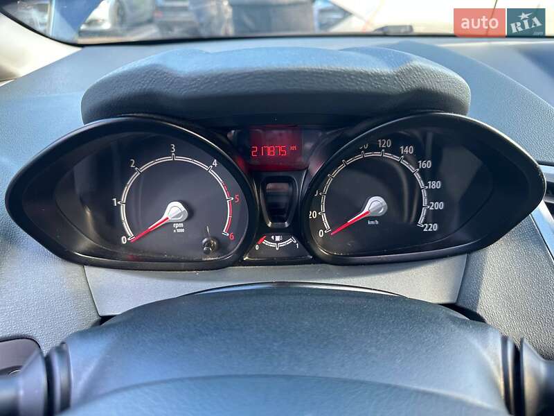 Хэтчбек Ford Fiesta 2011 в Киеве фото 8 Хэтчбек Ford Fiesta 2011 в Киеве