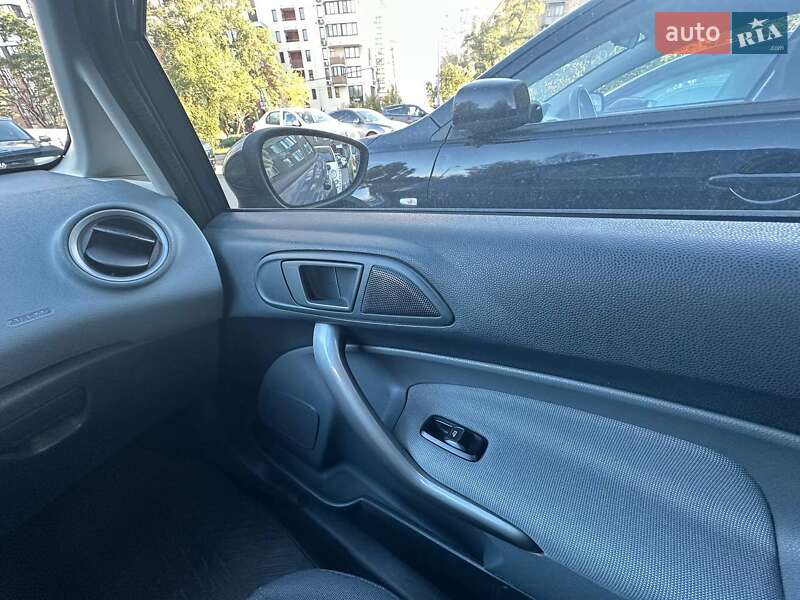 Хэтчбек Ford Fiesta 2011 в Киеве фото 14 Хэтчбек Ford Fiesta 2011 в Киеве