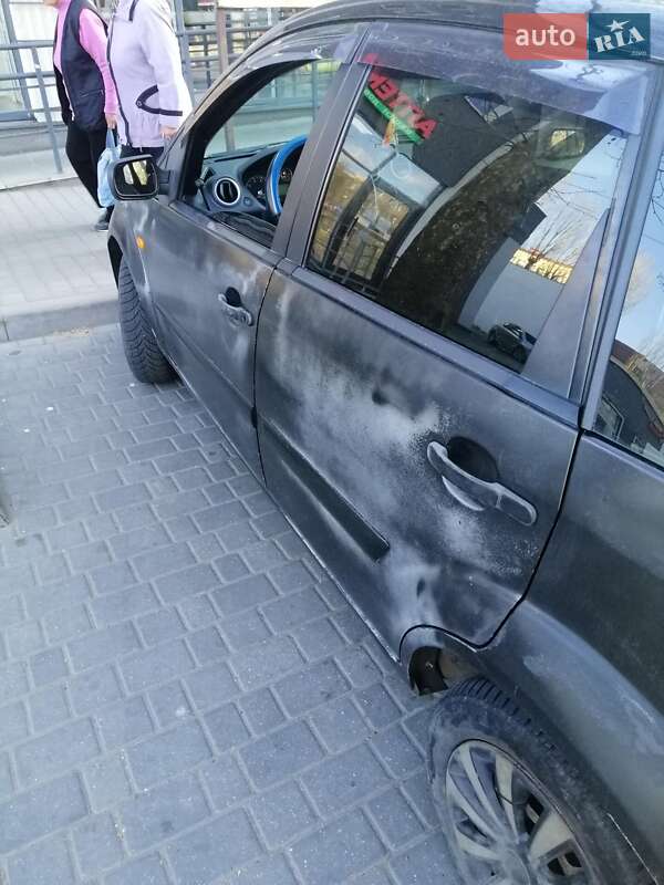 Хетчбек Ford Fiesta 2006 в Миколаєві