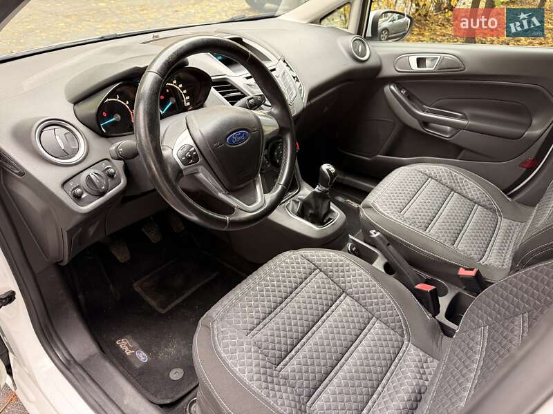 Хетчбек Ford Fiesta 2013 в Дніпрі