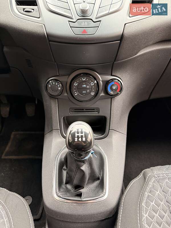 Хетчбек Ford Fiesta 2013 в Дніпрі