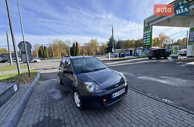 Хэтчбек Ford Fiesta 2006 в Черкассах Хэтчбек Ford Fiesta 2006 в Черкассах
